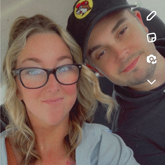 Meet your Posher, Nikolette - Picture 2 of 16